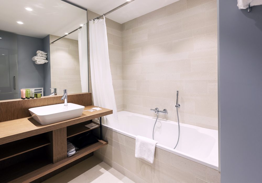 web_hotel_grand_be_saint_malo_junior_suite_0002_Junior Suite (5)